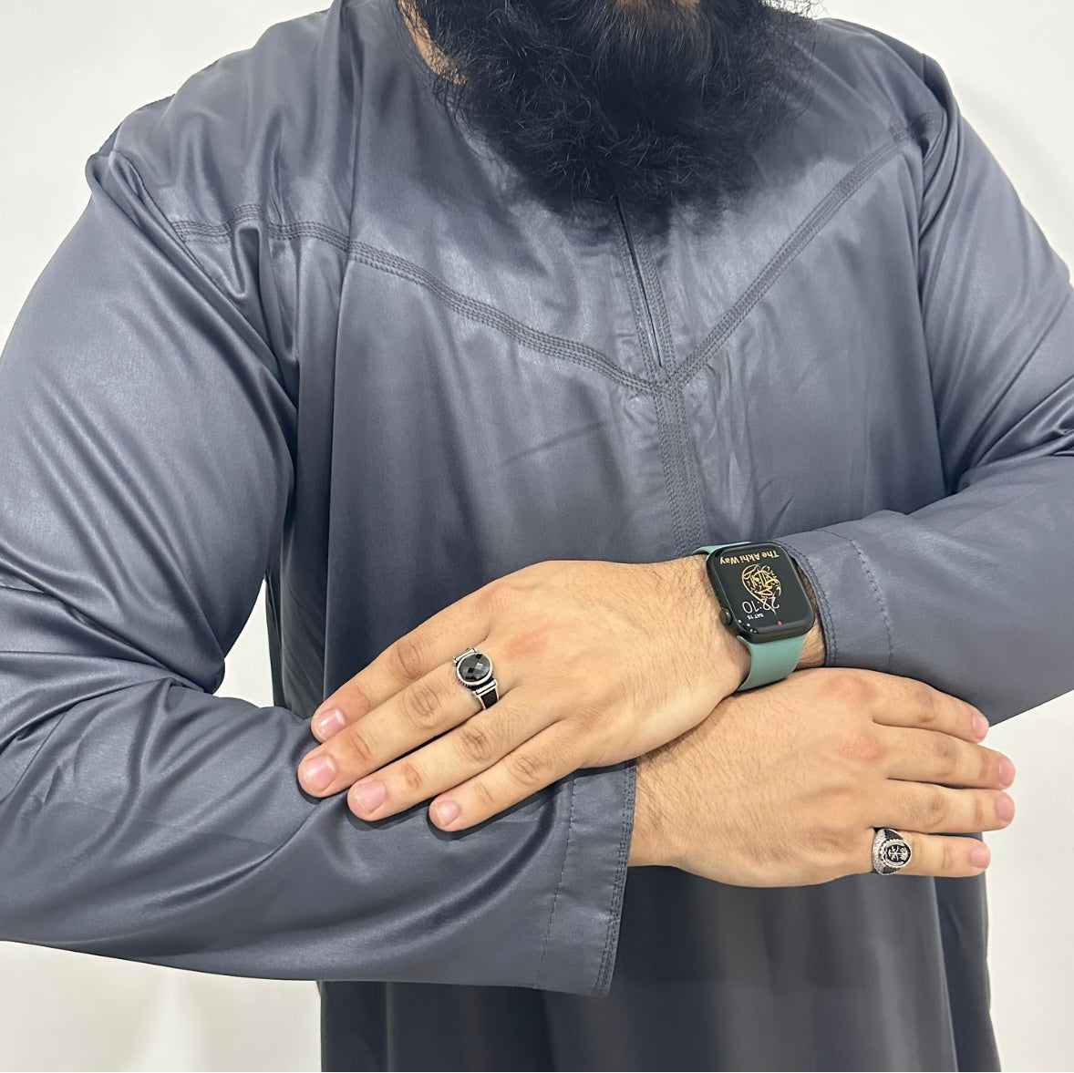Dark grey Omani zip thobe