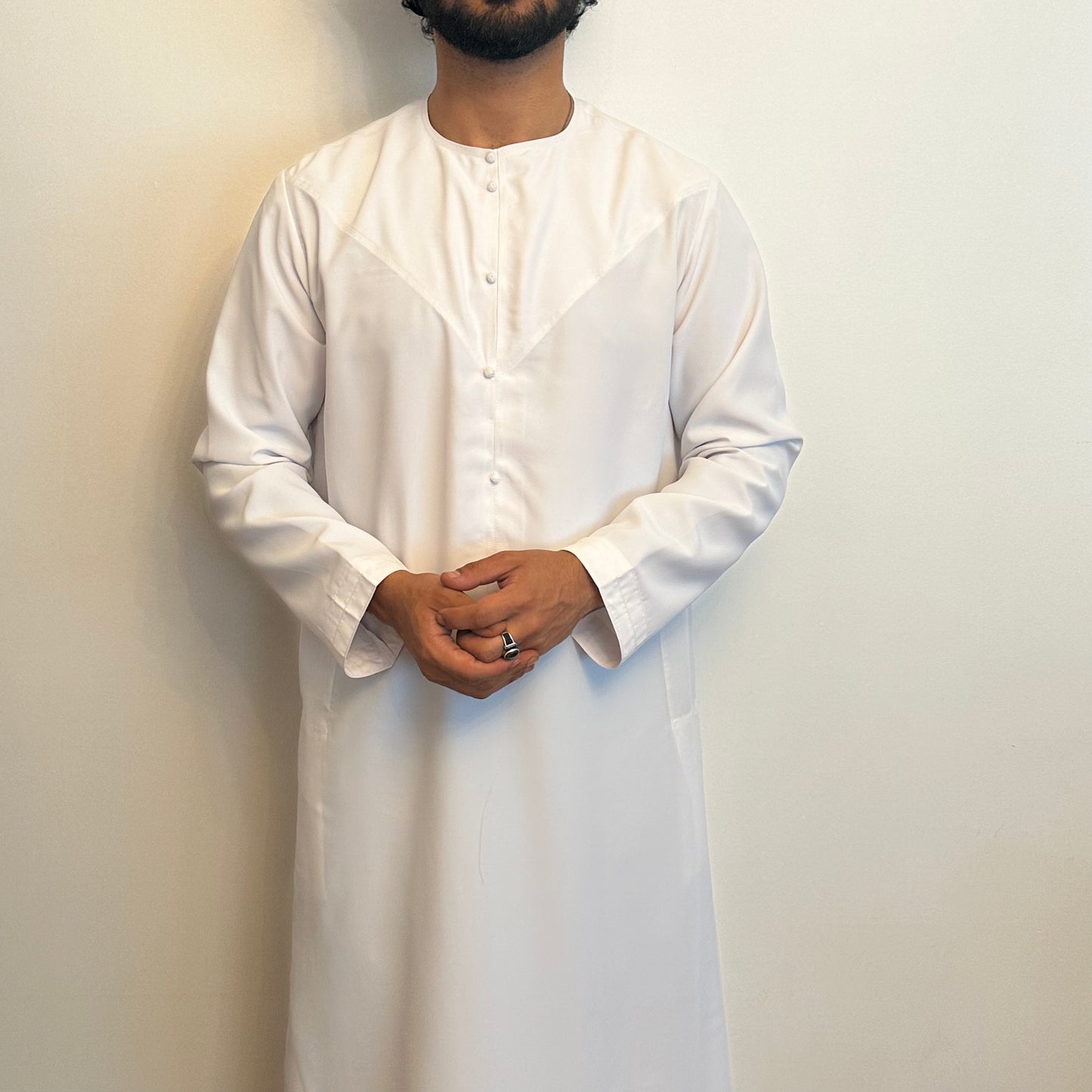 Matte white Emirati thobe with detachable tassel