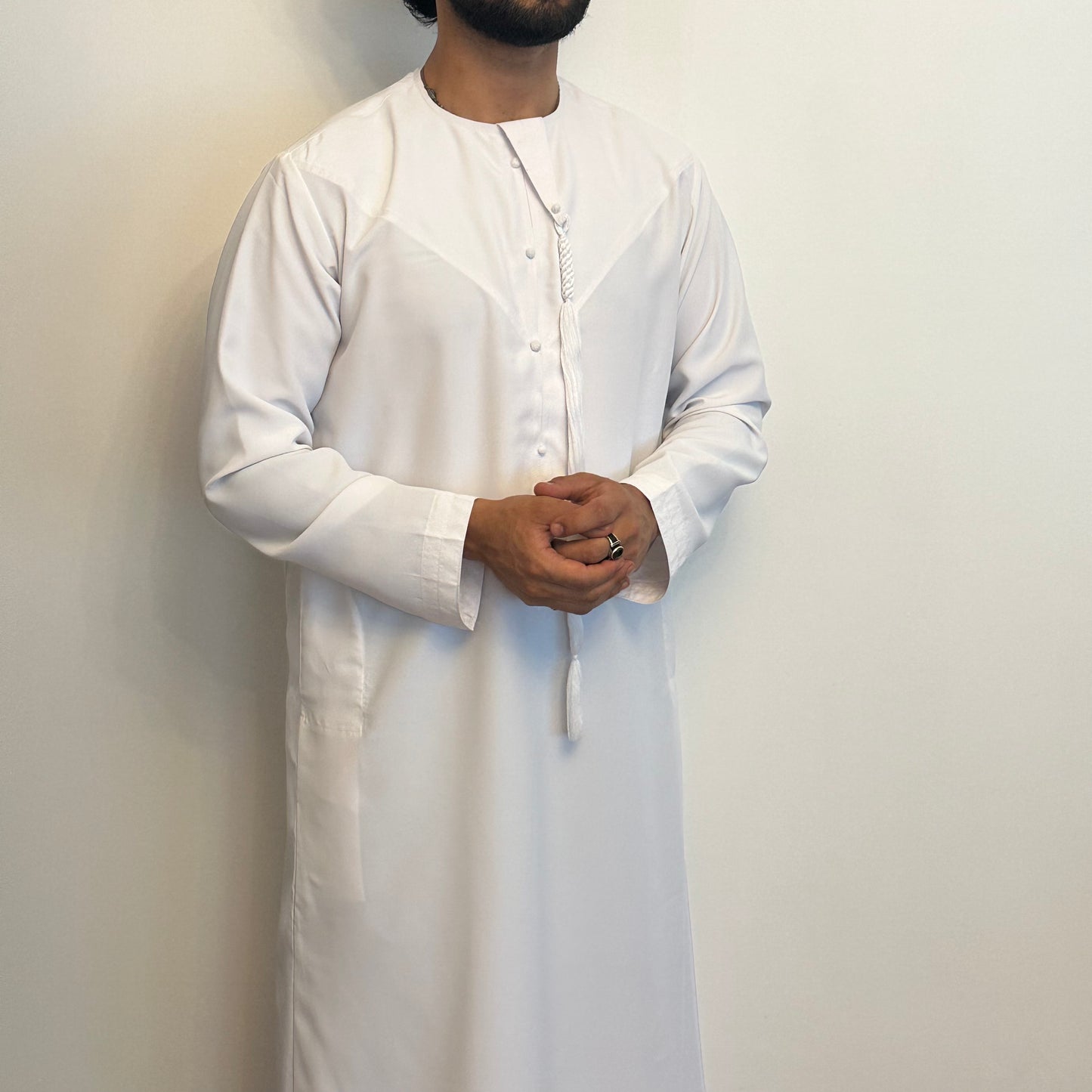 Matte white Emirati thobe with detachable tassel