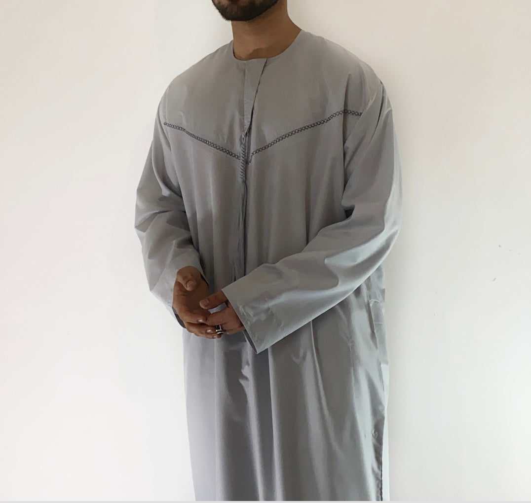 Grey summer Emirati thobe