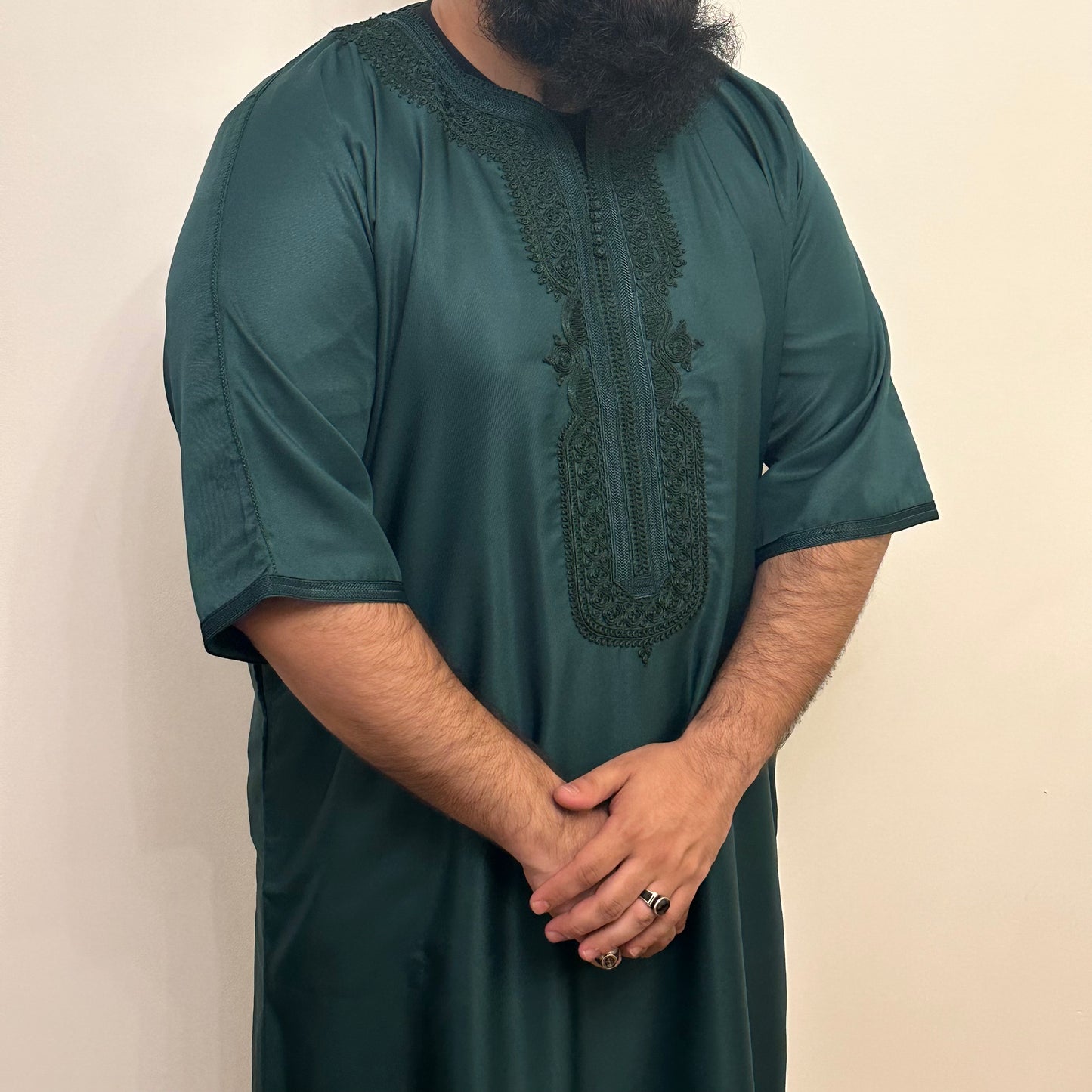 Green on green Moroccan silk effect gabardine short sleeve thobe