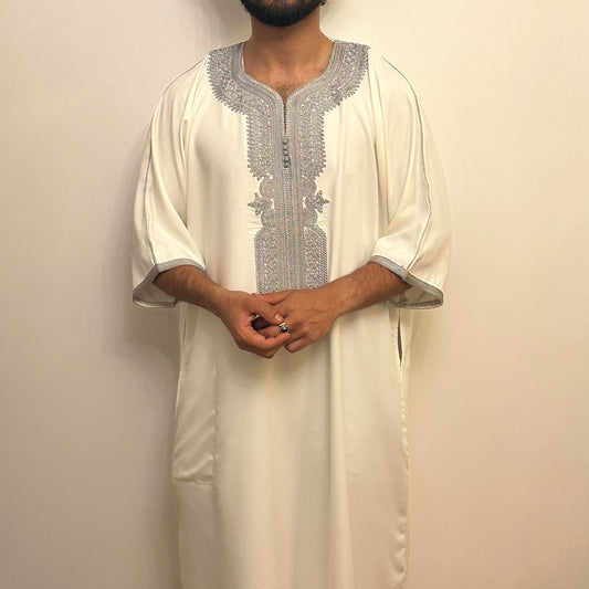 Grey on white Moroccan silk effect gabardine short sleeve thobe