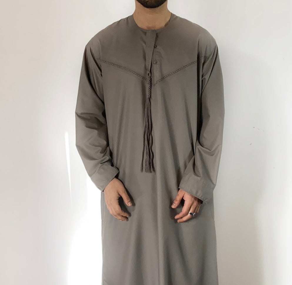 Grey summer Emirati thobe