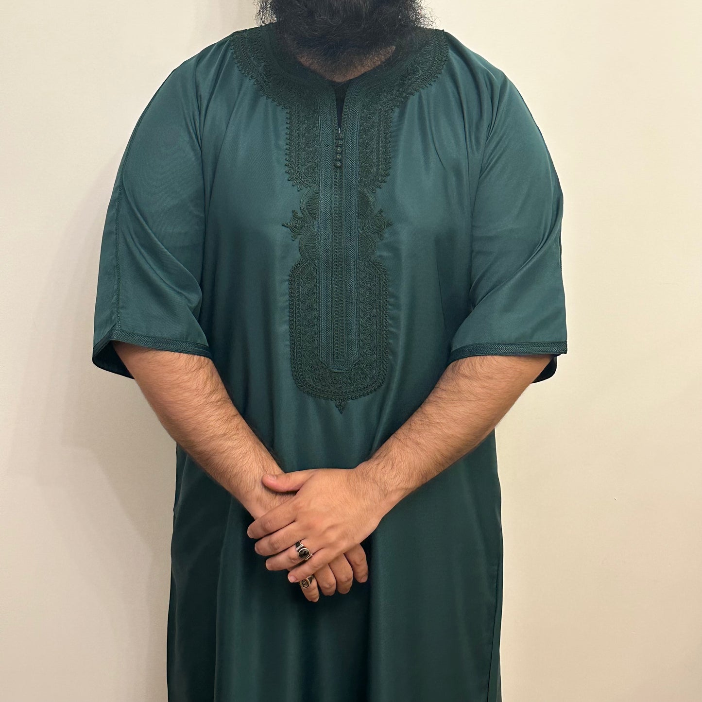 Green on green Moroccan silk effect gabardine short sleeve thobe