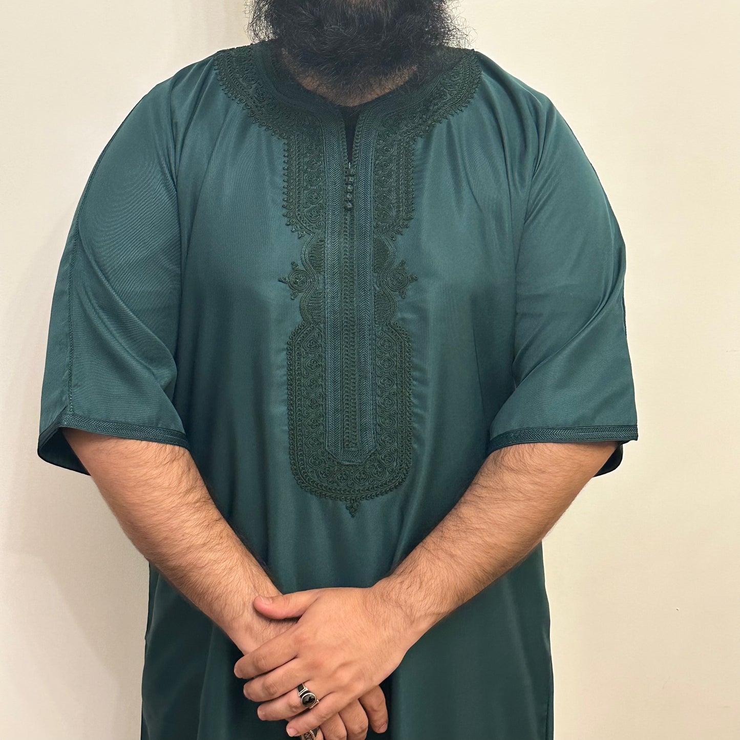 Green on green Moroccan silk effect gabardine short sleeve thobe