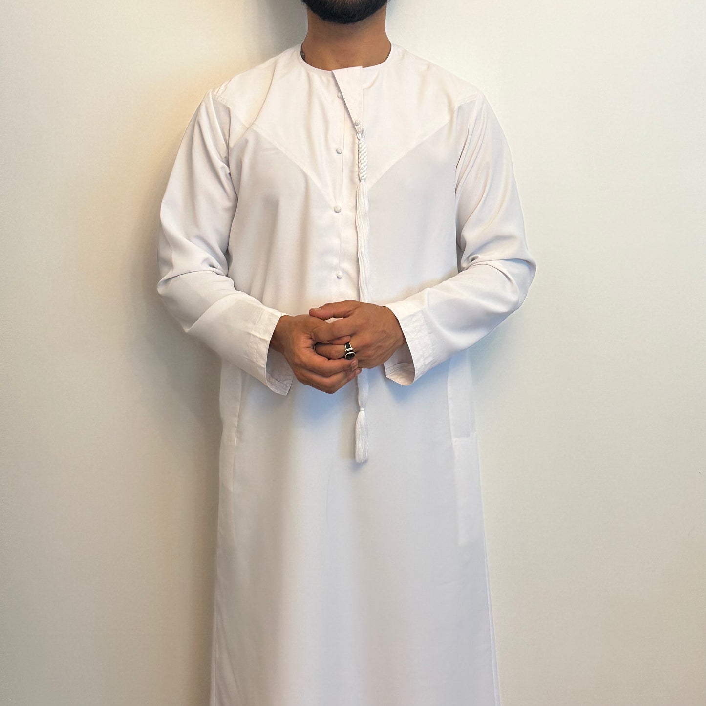 Matte white Emirati thobe with detachable tassel