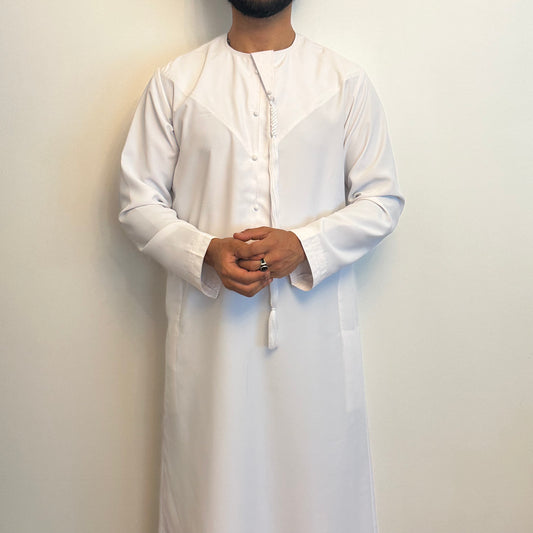 Matte white Emirati thobe with detachable tassel