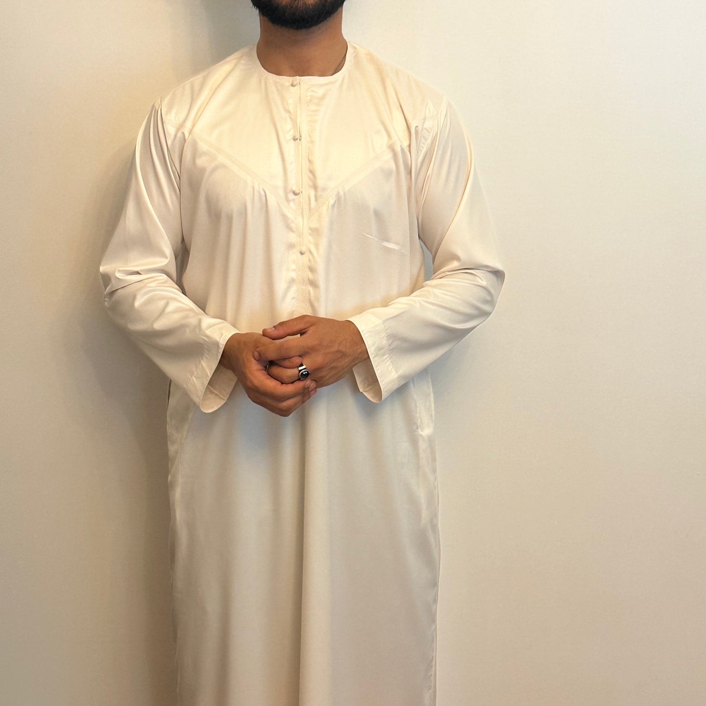 Cream silky Emirati thobe with detachable tassel