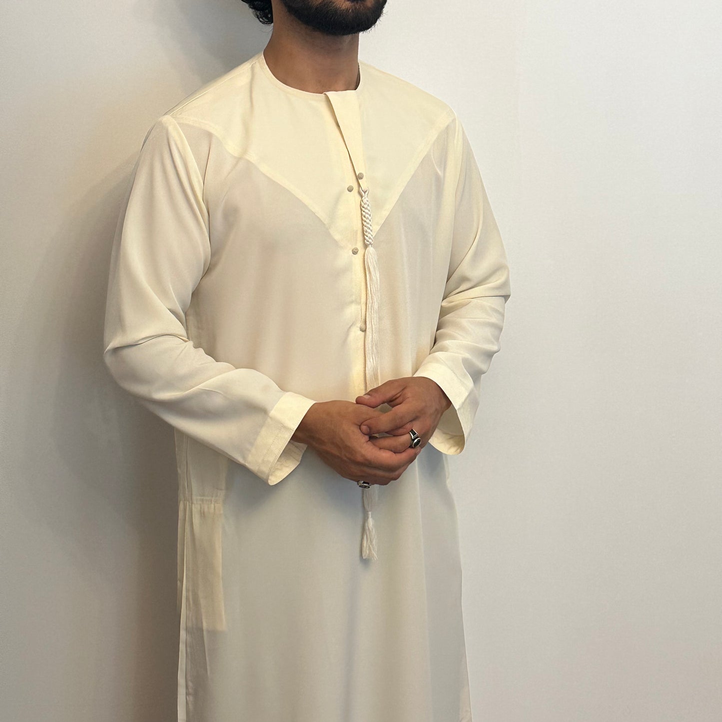 Matte cream Emirati thobe with detachable tassel